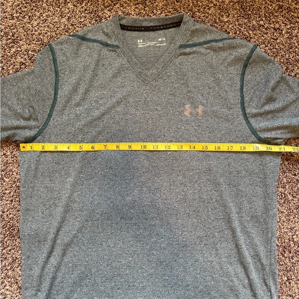Under Armour Men's Green V-Neck Shirt size medium
